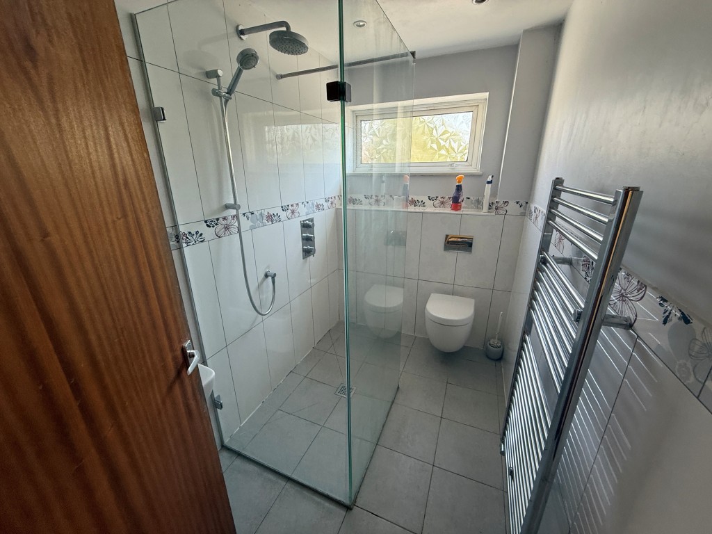 Lot: 171 - DETACHED HOUSE AND ASSOCIATED LAND WITH POTENTIAL - Shower room with W.C.